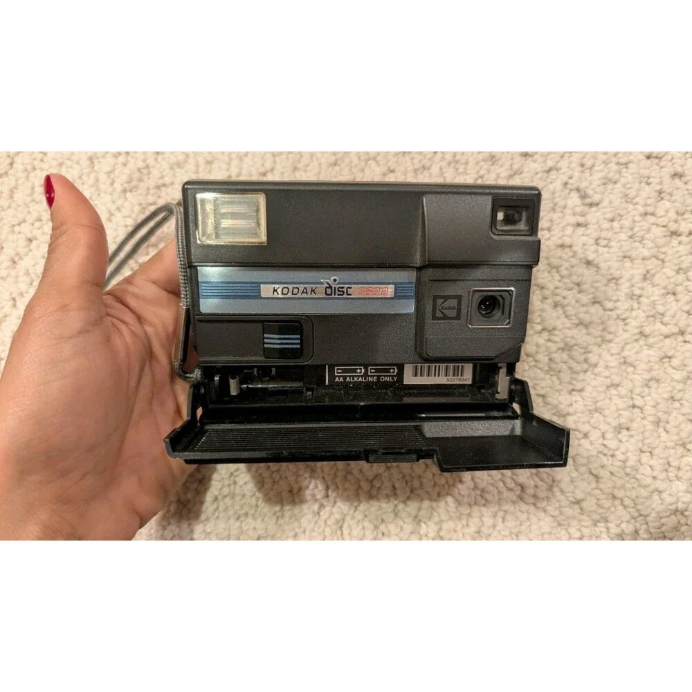 Vintage Kodak Disc 3600 Film Camera Built-in Flash with Wrist Strap FREE SHIPPIN